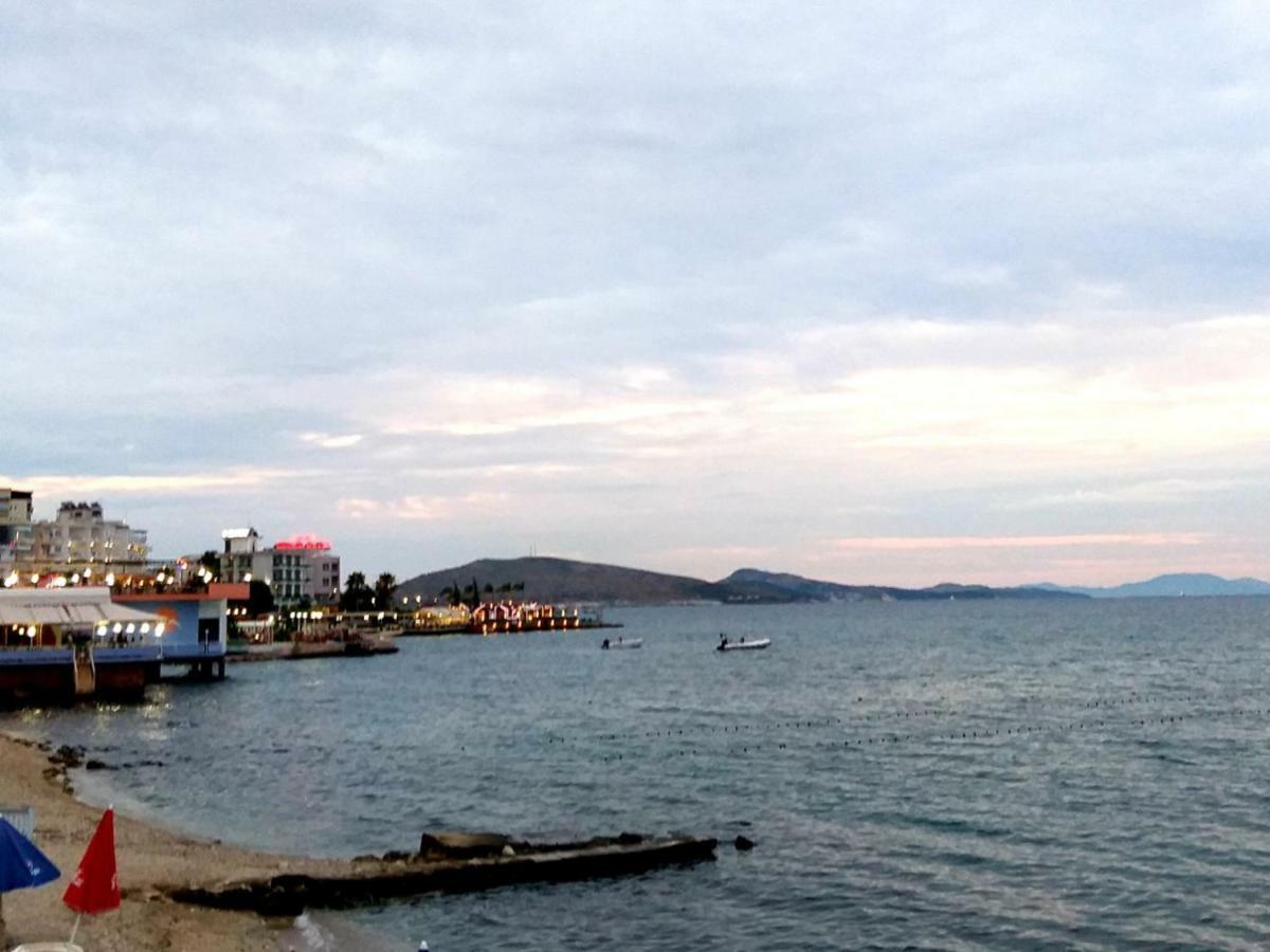 Iraa'S Apartment Sarande Exterior photo